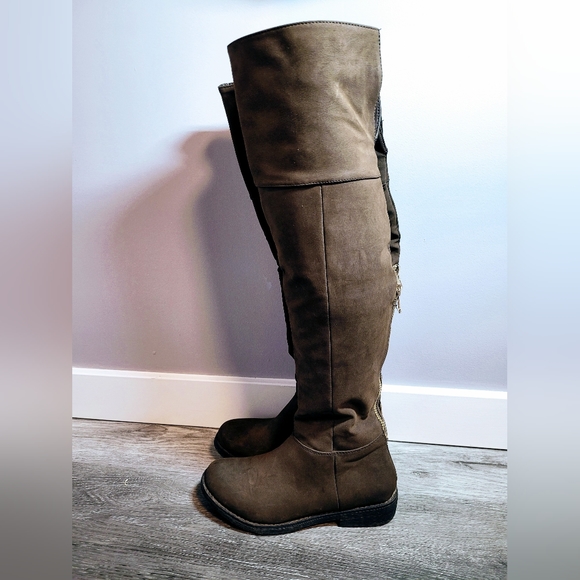 Steve Madden Boots - Picture 2 of 3